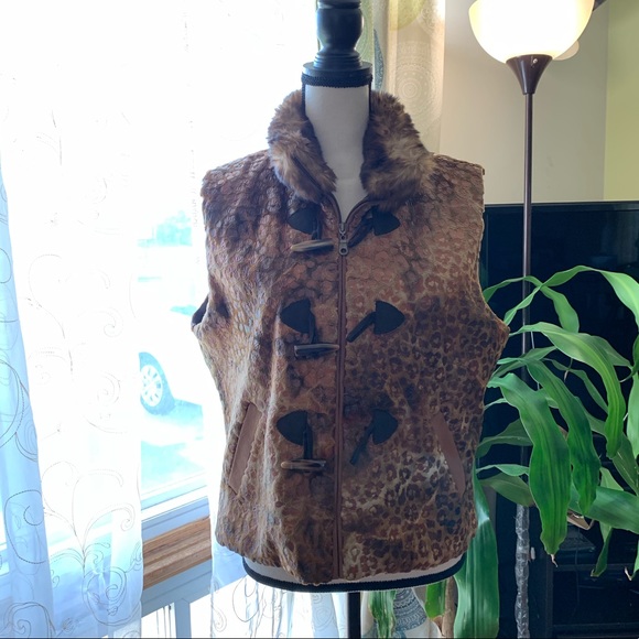 baxis & baxis Jackets & Blazers - Faux fur Leopard print vest